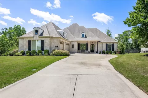 1450 Le Chesnay Dr, Centerton, AR 72719