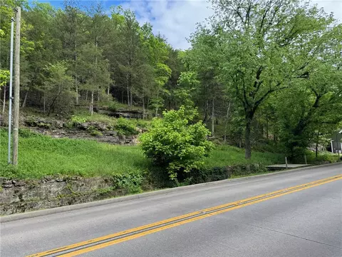 133 Main St, Eureka Springs, AR 72632