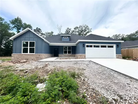48 Northampton Dr, Bella Vista, AR 72714