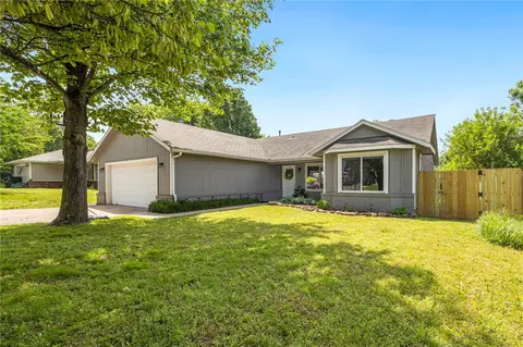 3359 Cornell Dr, Fayetteville, AR 72704