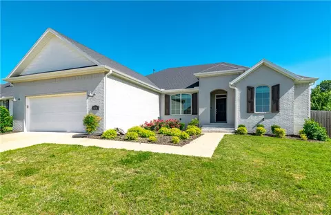 4734 W Townbridge Dr, Fayetteville, AR 72704