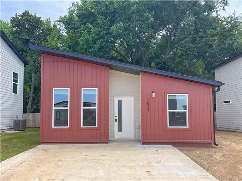 1021 Reading Railroad Ln, Bentonville, AR 72713