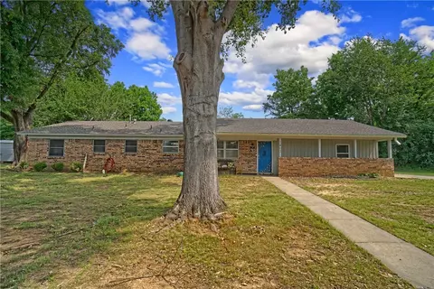 1403 E G St, Russellville, AR 72801