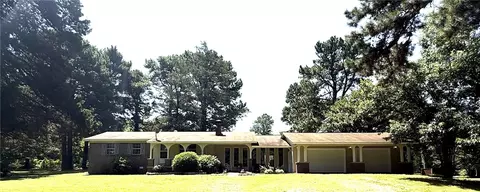 337 Shiloh Pines Ln, Russellville, AR 72802