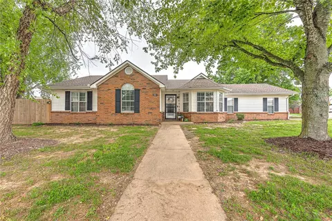 411 Ford St, Centerton, AR 72719 photo 2
