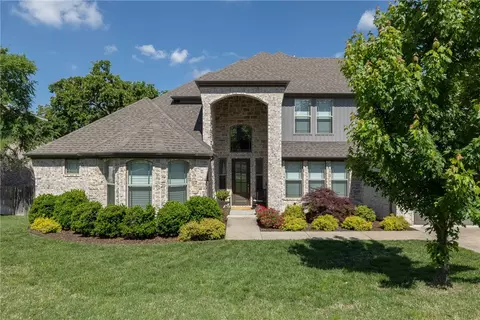2245 N Windswept Ln, Fayetteville, AR 72703