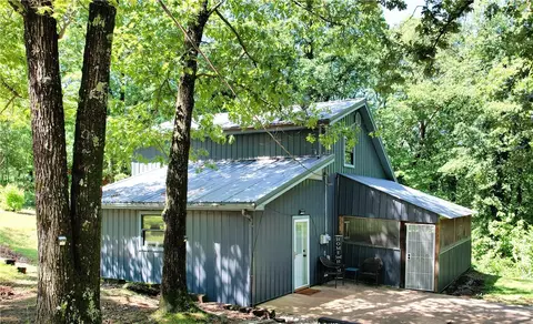 104 NE Deer Ridge Rd, Gravette, AR 72736