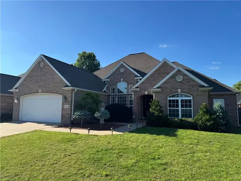 4005 Lyndale Dr, Rogers, AR 72758
