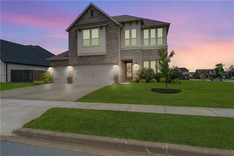 1432 Cannon Ln, Cave Springs, AR 72718