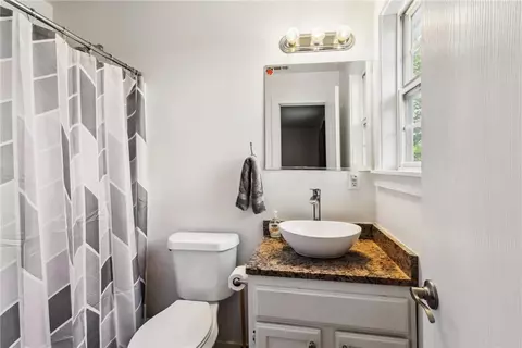Bath - 7886 Burns St, Seligman, MO 65745 photo 1 of 2