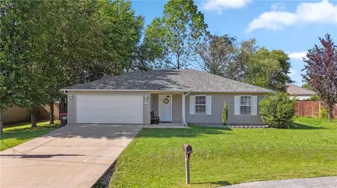 7886 Burns St, Seligman, MO 65745