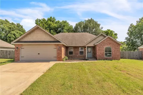 321 Hearthstone, Prairie Grove, AR 72753