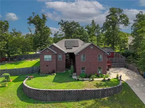 8 Allonby Cir, Bella Vista, AR 72714