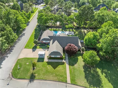 5426 W Magnolia St, Rogers, AR 72758