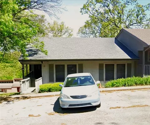 8 Mindy Ln, Bella Vista, AR 72715