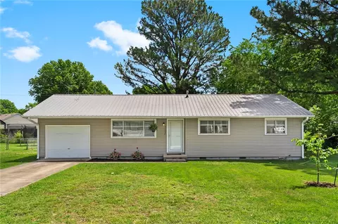 112 N Nolan Ave, Fayetteville, AR 72703