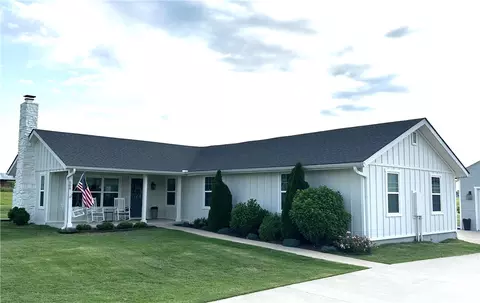 508 Drain Rd, Farmington, AR 72730