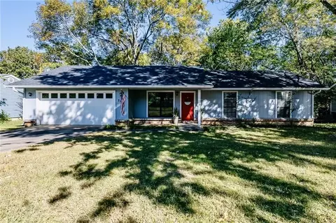 2141 Loren Cir, Fayetteville, AR 72701