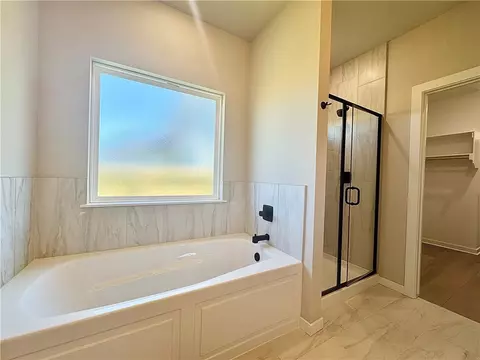Bath - 3704 Tranquility St, Springdale, AR 72764 photo 2 of 7