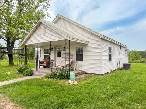 12538 Elmwood Springs Rd, Harrison, AR 72601