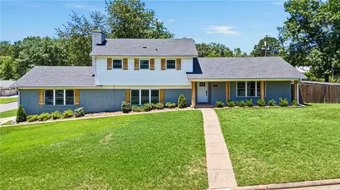 240 S Beaumont Ave, Russellville, AR 72801