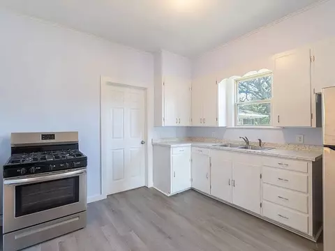 Kitchen - 1901 S Y St, Fort Smith, AR 72901 photo 2 of 2