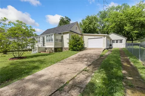 520 S Maple St, Harrison, AR 72601 photo 4