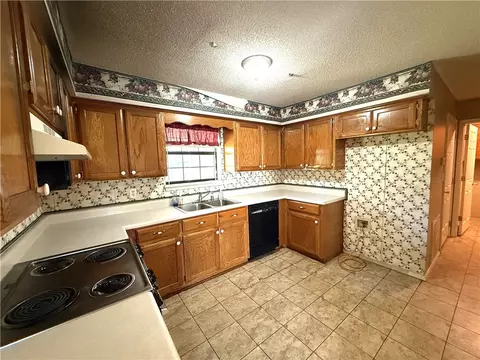 Kitchen - 250 Ridgeway Dr, Dover, AR 72837 photo 3 of 3