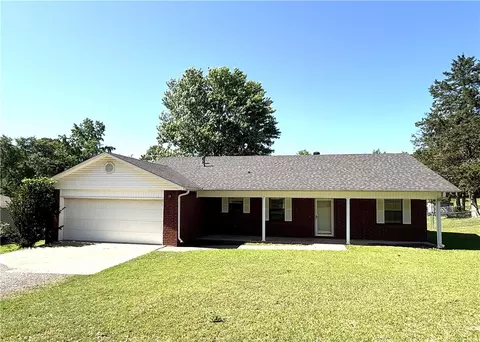 250 Ridgeway Dr, Dover, AR 72837