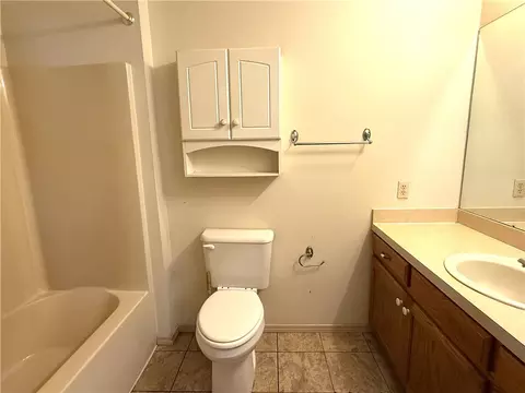 Bath - 250 Ridgeway Dr, Dover, AR 72837 photo 1 of 2