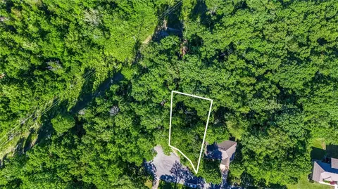 Wrongton Drive, Bella Vista, AR 72714
