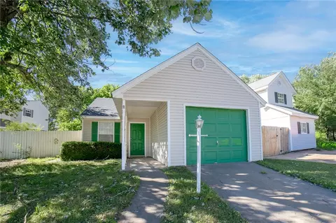5004 Bonita Pl, Springdale, AR 72762