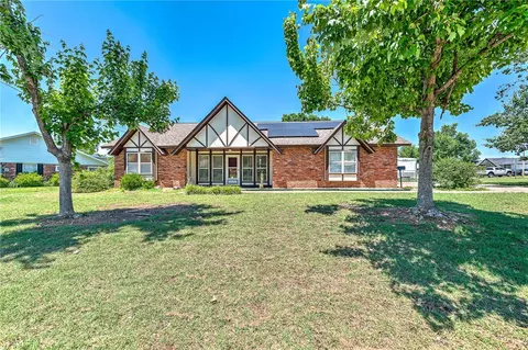 2001 W Magnolia St, Rogers, AR 72758