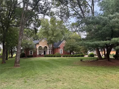 1325 Avery Pl, Siloam Springs, AR 72761