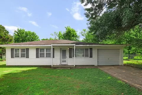 2227 Hatfield St, Fayetteville, AR 72703