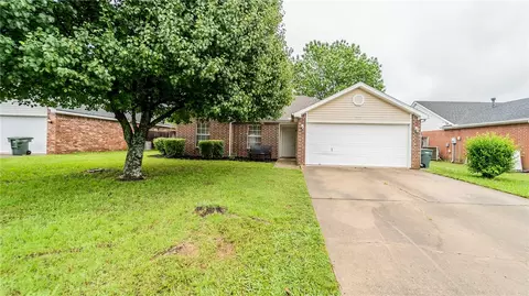 1370 S Jasmine Ln, Fayetteville, AR 72704