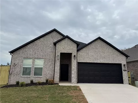 2991 N Grey Squirrel Dr, Fayetteville, AR 72704