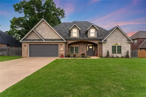 602 SW Brighton Dr, Bentonville, AR 72712
