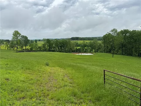 127 West Street, Huntsville, AR 72740