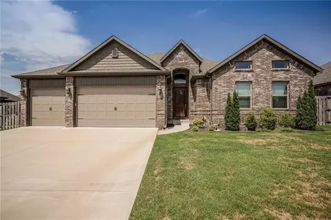 6304 S 57th St, Rogers, AR 72758