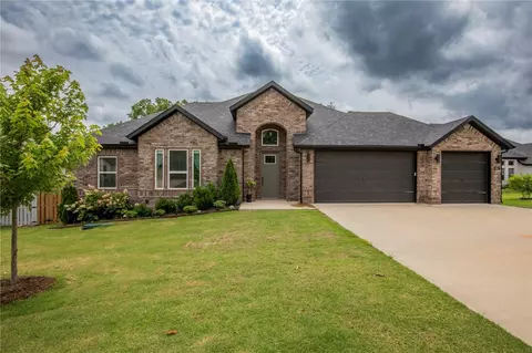 910 Red Oak Loop, Springdale, AR 72762