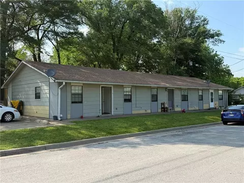 426 E Velma Ave, Springdale, AR 72764