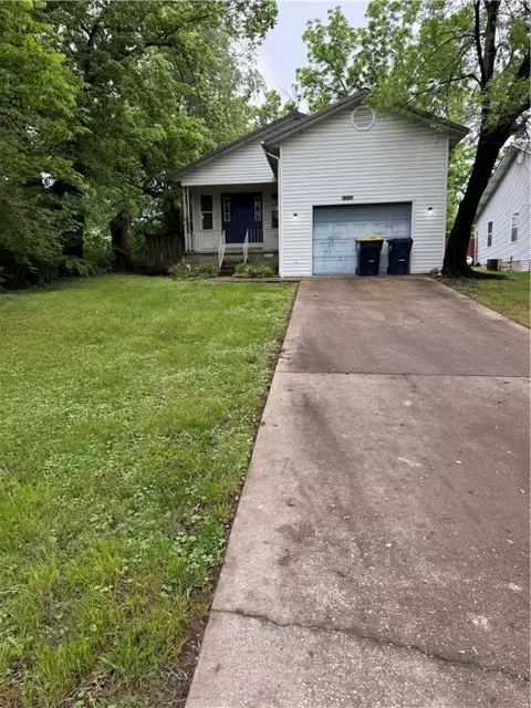 Exterior - 811 E A E Fick, Harrison, AR 72601 photo 2 of 6