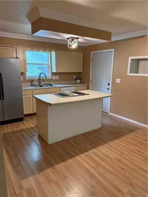 Kitchen - 811 E A E Fick, Harrison, AR 72601 photo 1 of 2