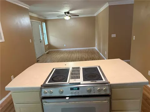Living - 811 E A E Fick, Harrison, AR 72601 photo 2 of 2