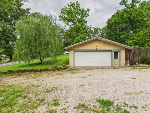 54 Southgate Dr, Harrison, AR 72601 photo 3