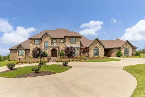 4465 Champagne Dr, Springdale, AR 72764