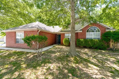 3021 White Oak Pl, Springdale, AR 72762