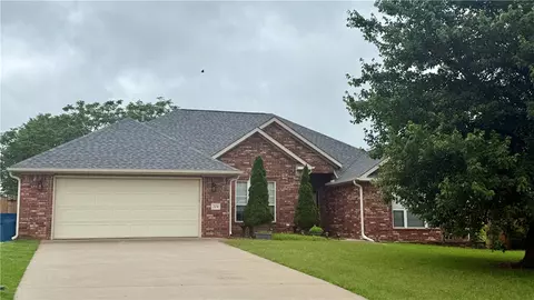 704 SW Duke Ave, Bentonville, AR 72712