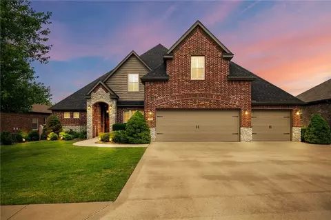 400 NE Branchwood Ter, Bentonville, AR 72712